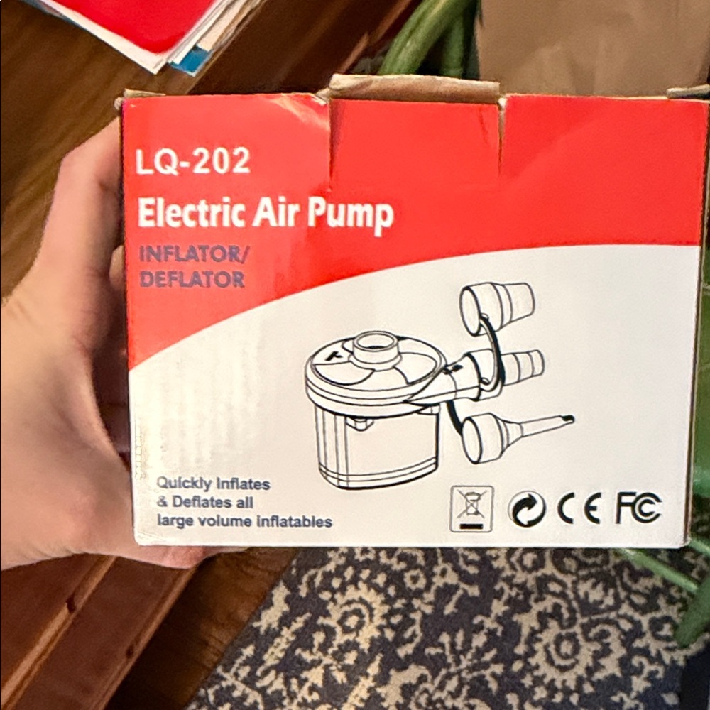 LQ-202 Electric Air Pump - Red & White